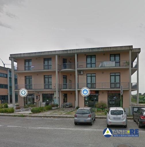 locale commerciale in vendita a San Giuliano Terme