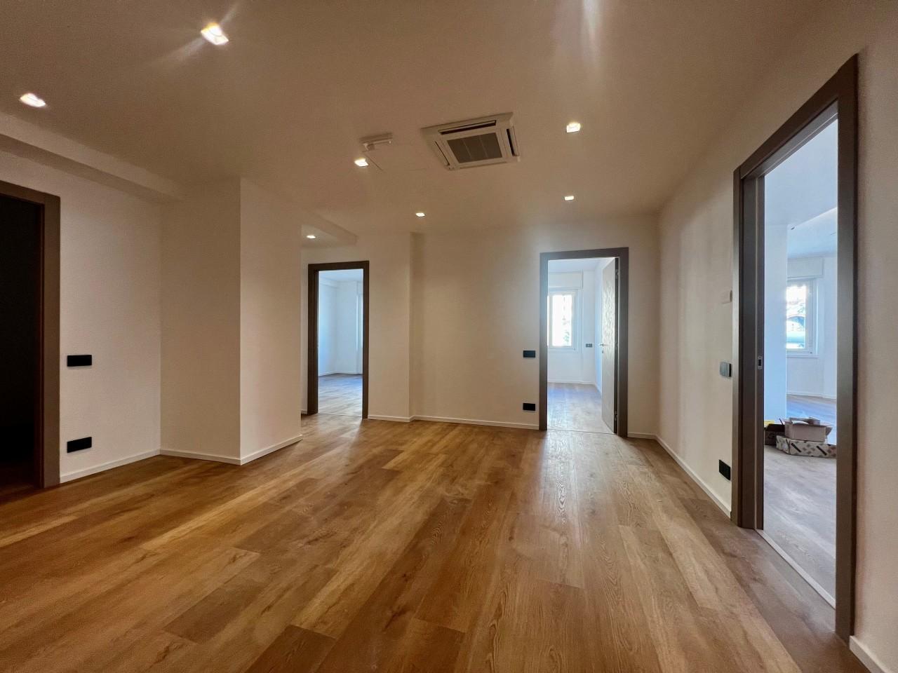 Affitto Multivani, Genova foto