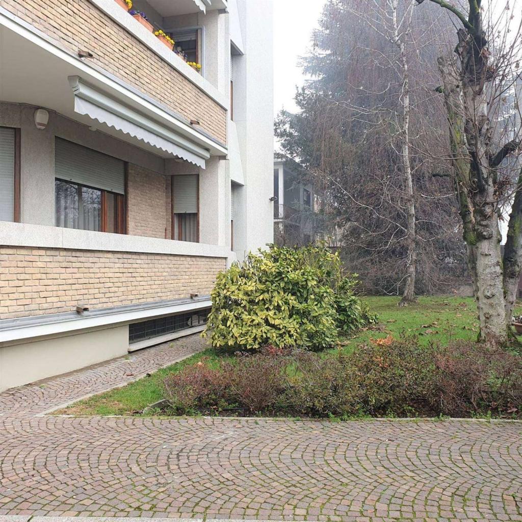 Vendita Locali commerciali, Monza foto