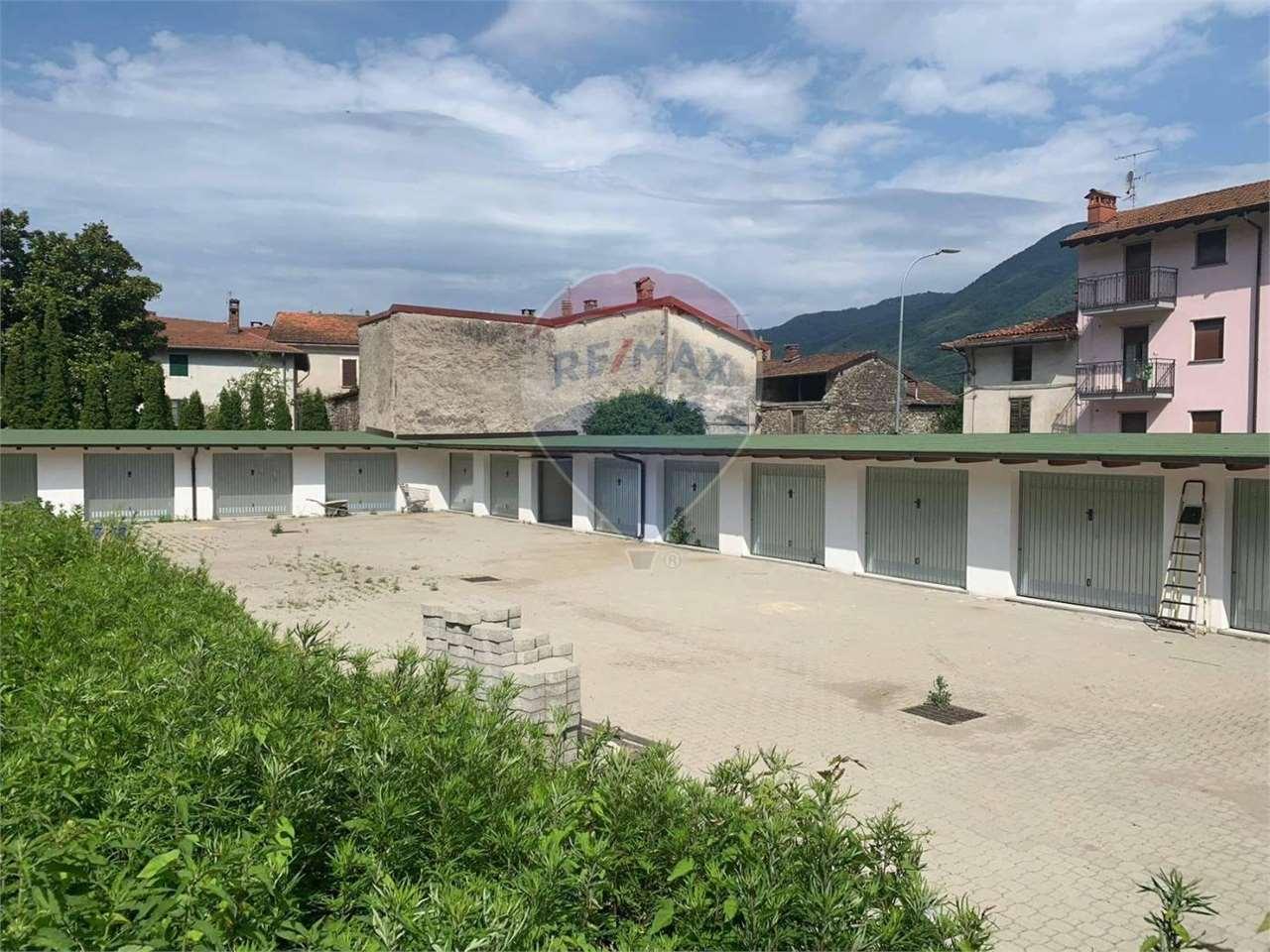 Affitto affitto, Cuvio foto