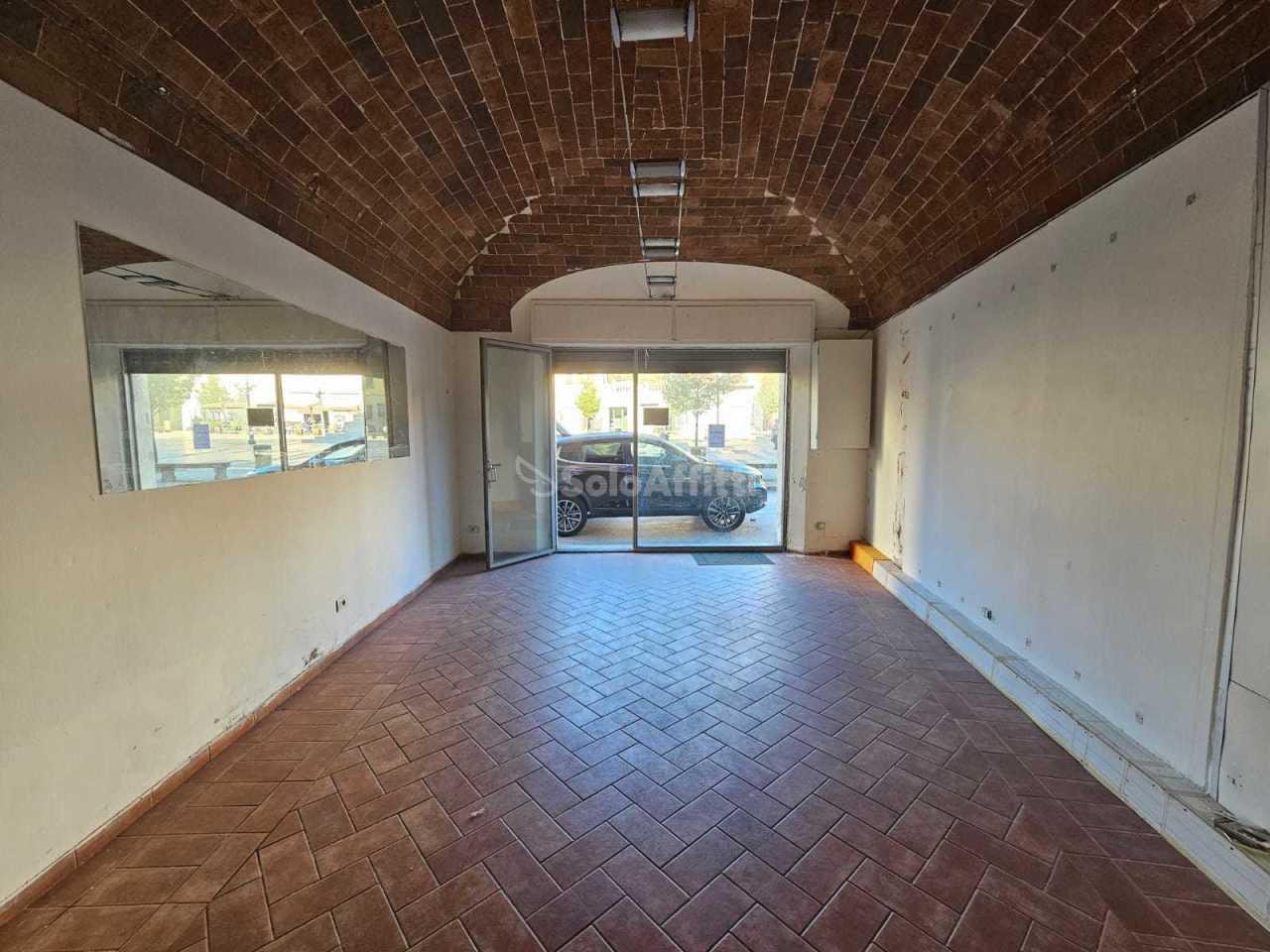 Affitto 1 vetrina, Fucecchio foto
