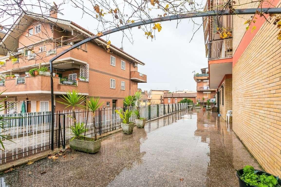 Vendita vendita, Roma foto