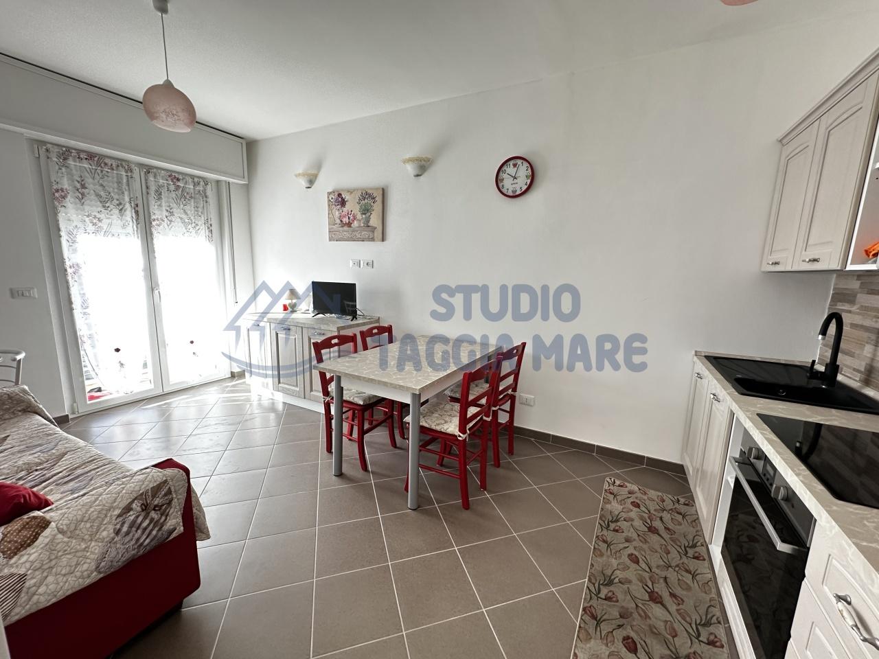 Vendita Bivani, Taggia foto