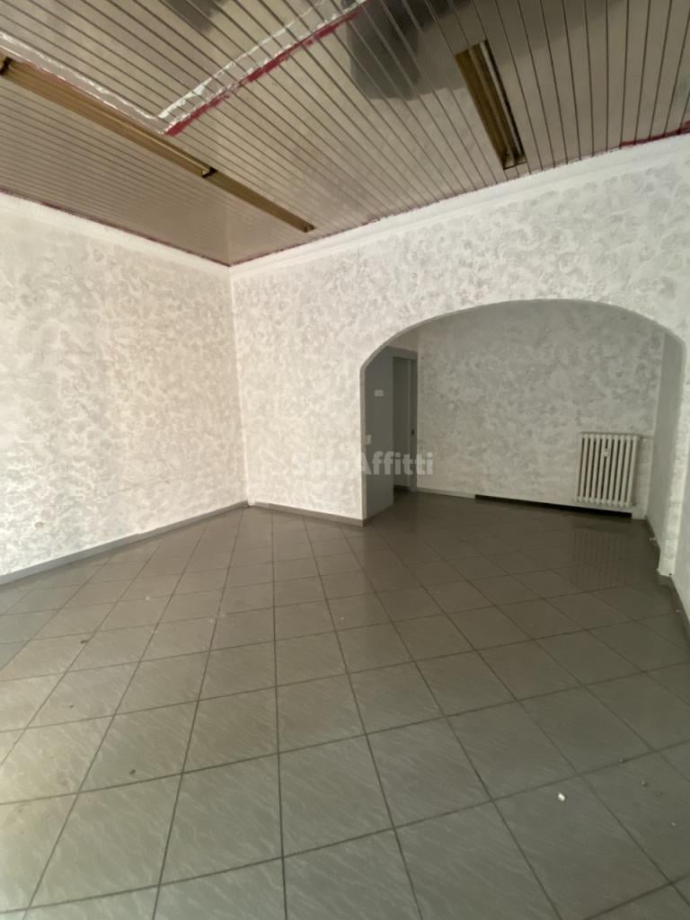 Affitto 1 vetrina, Busto Arsizio foto