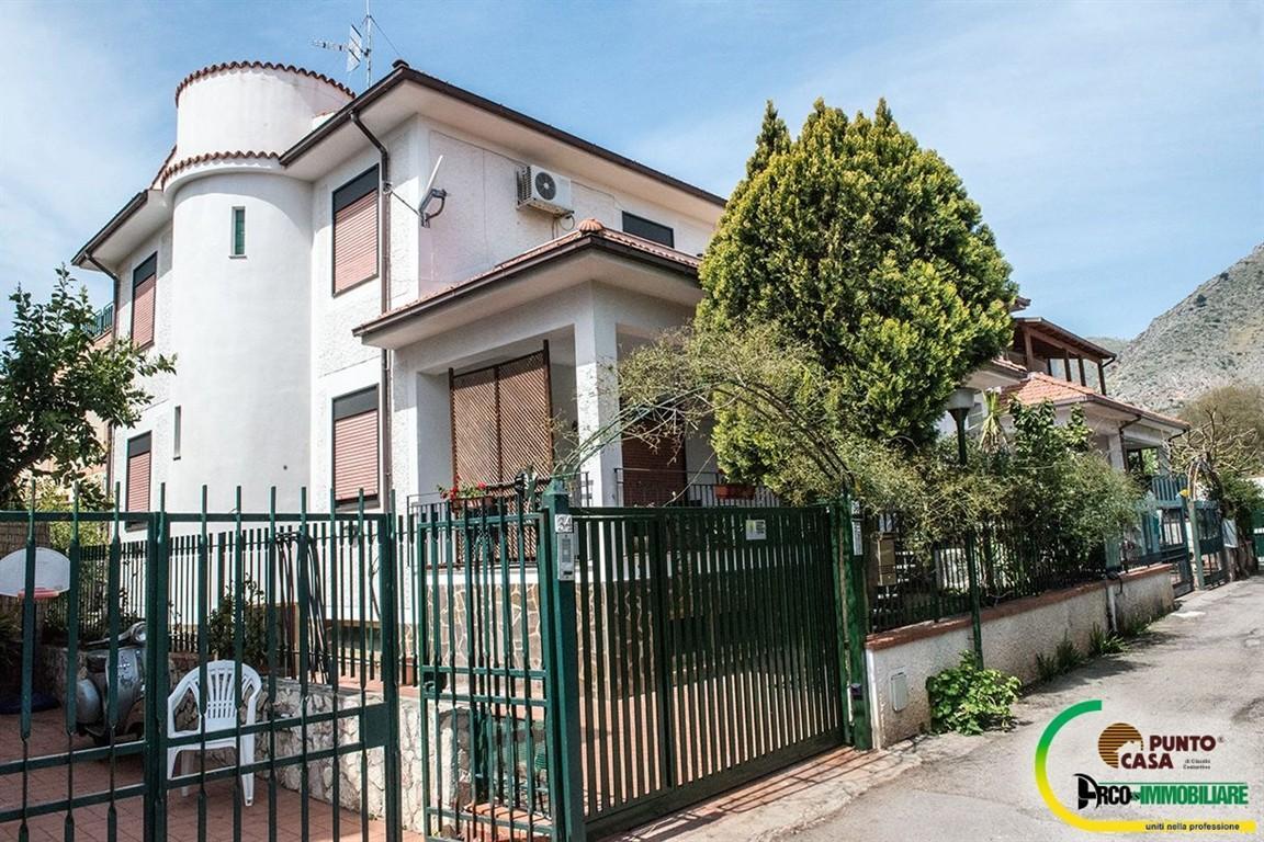 Vendita Villa trifamiliare, Palermo foto