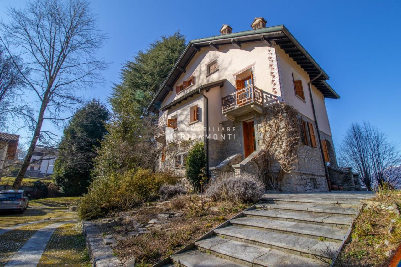 Vendita Multivani, Cremeno foto