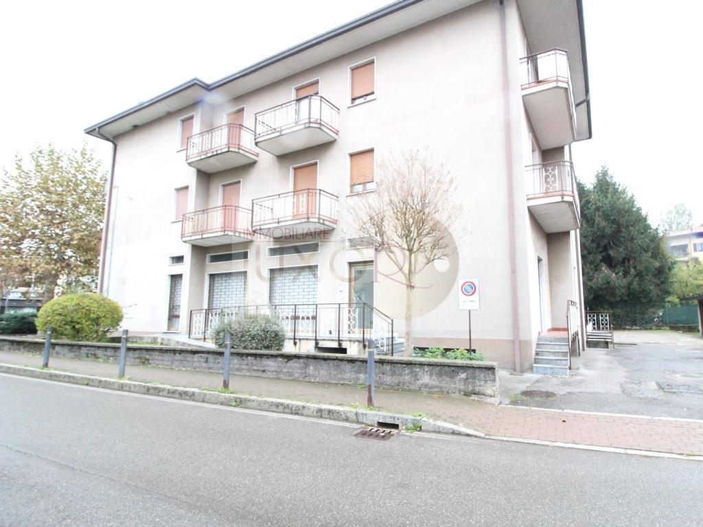 Affitto Negozio, Sirtori foto
