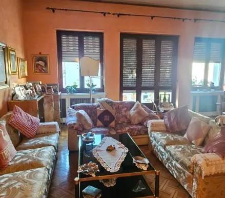 Vendita Eptavani, Torino Vendita Eptavani, Torino foto