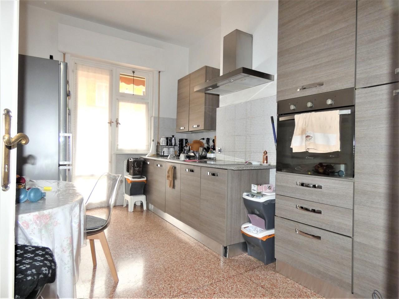Vendita Multivani, Genova foto