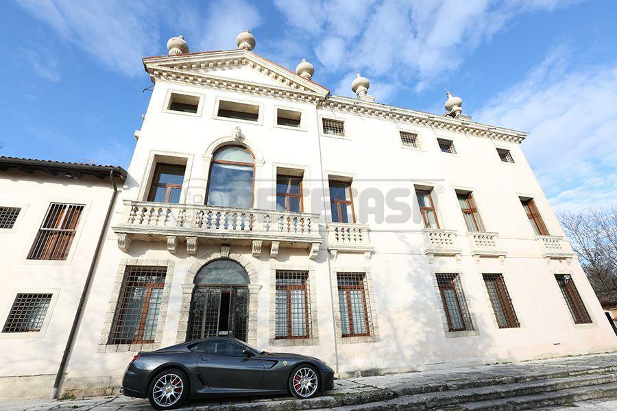 Rent Multivani, Creazzo foto