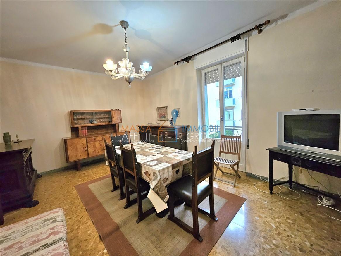 Vendita Pentavani, Massa foto
