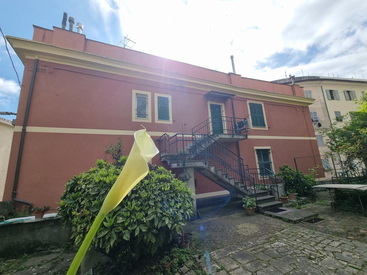 Vendita Pentavani, Genova foto