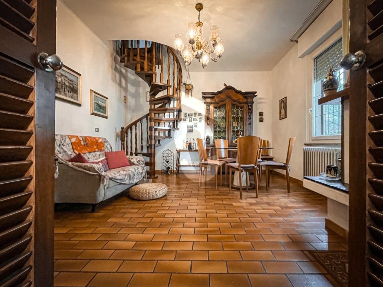 Vendita Esavani, Jesi foto