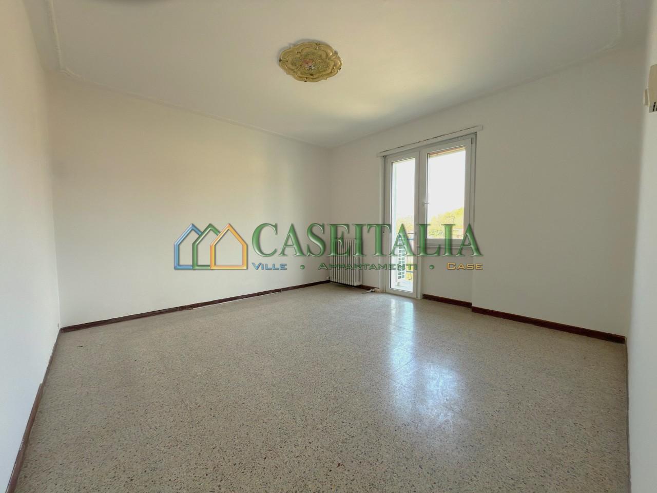 Vendita Pentavani, Cascinette d'Ivrea Vendita Pentavani, Cascinette d'Ivrea foto