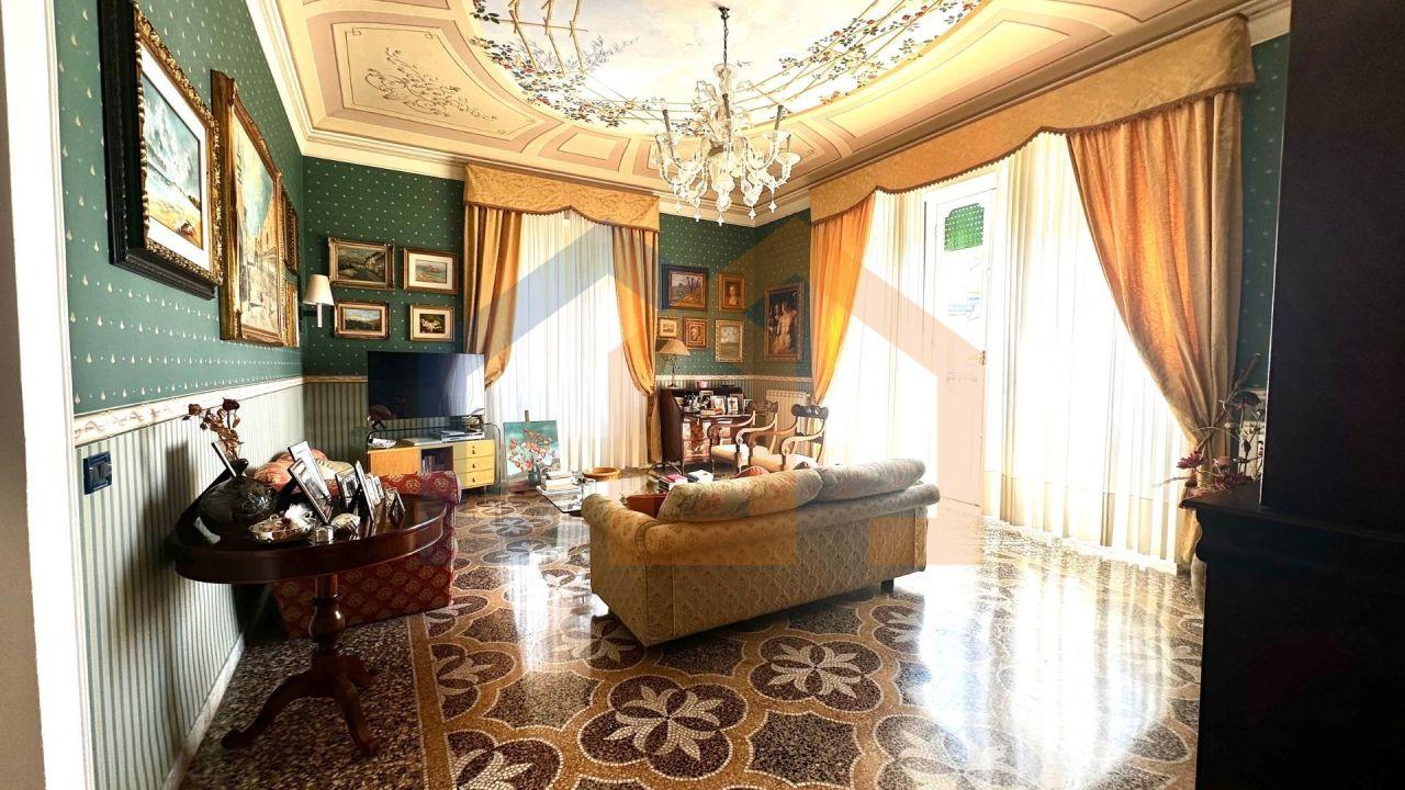 Vendita Multivani, Savona foto