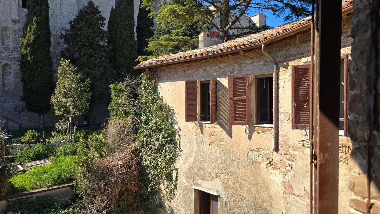 Vendita Case, Todi foto