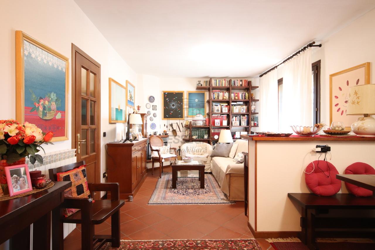 Vendita Quadrivani, Lucca foto