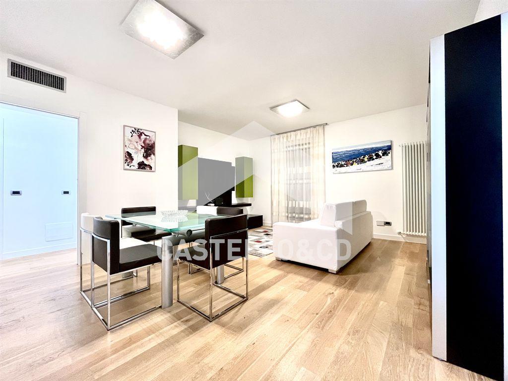 Rent Appartamento, Desenzano del Garda foto
