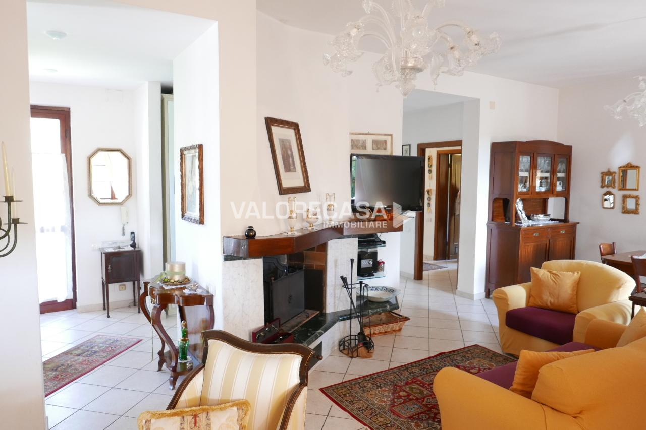 Vendita Esavani, Carrara foto