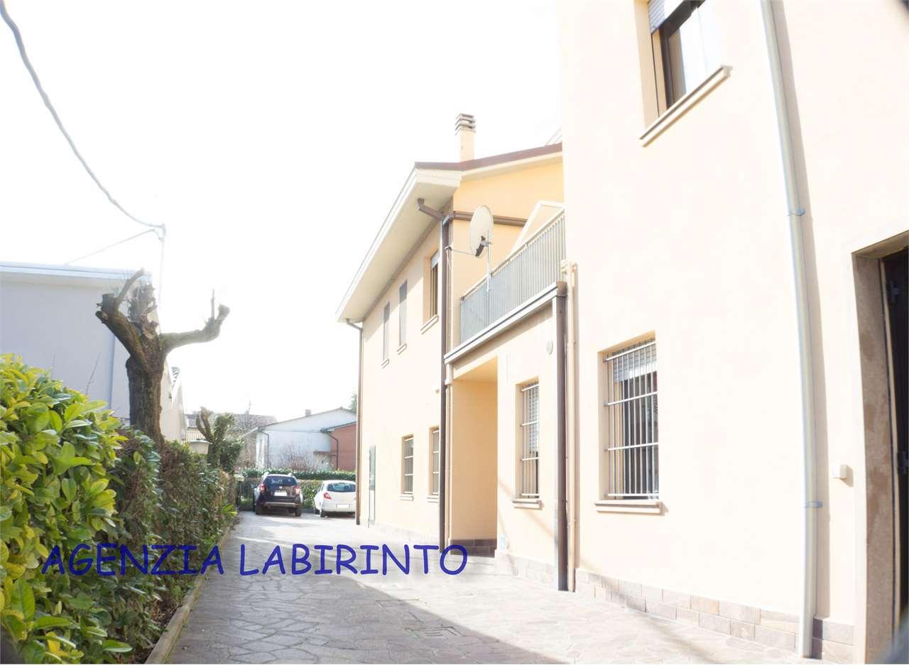Affitto affitto, Forli foto
