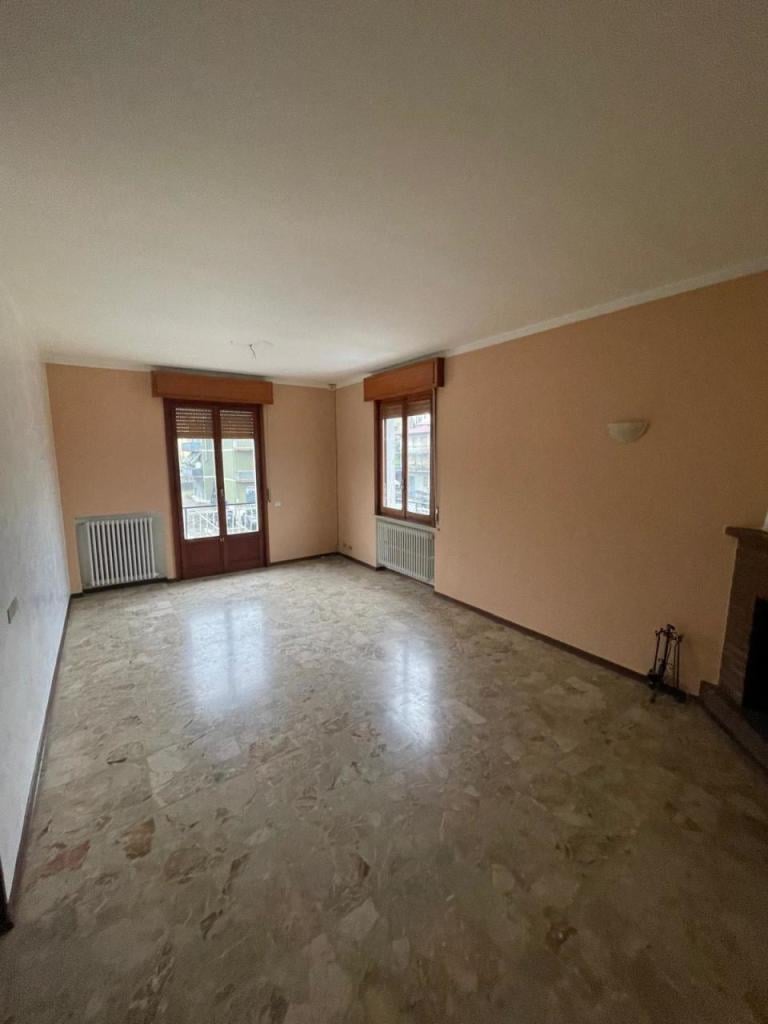 Vendita Case, Medesano foto