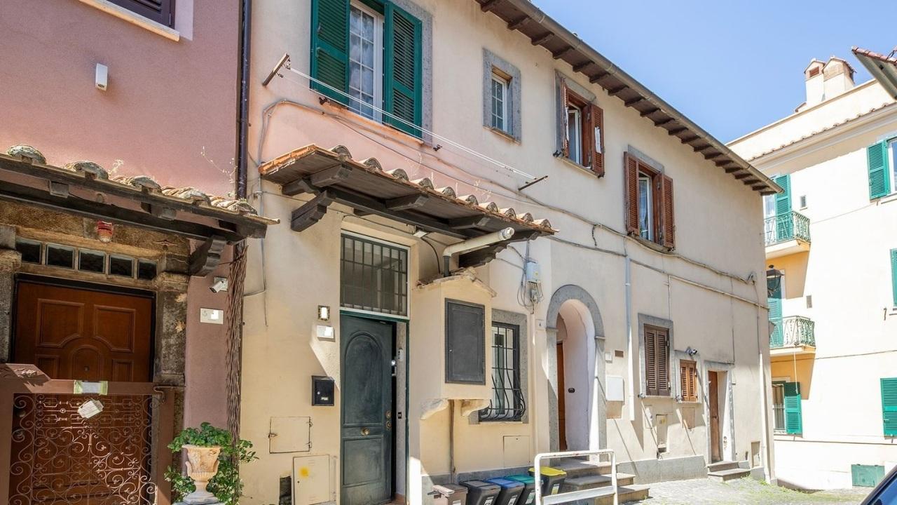 Vendita Bivani, Colonna foto
