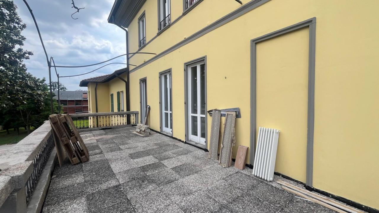 Vendita Trivani, Mozzate foto