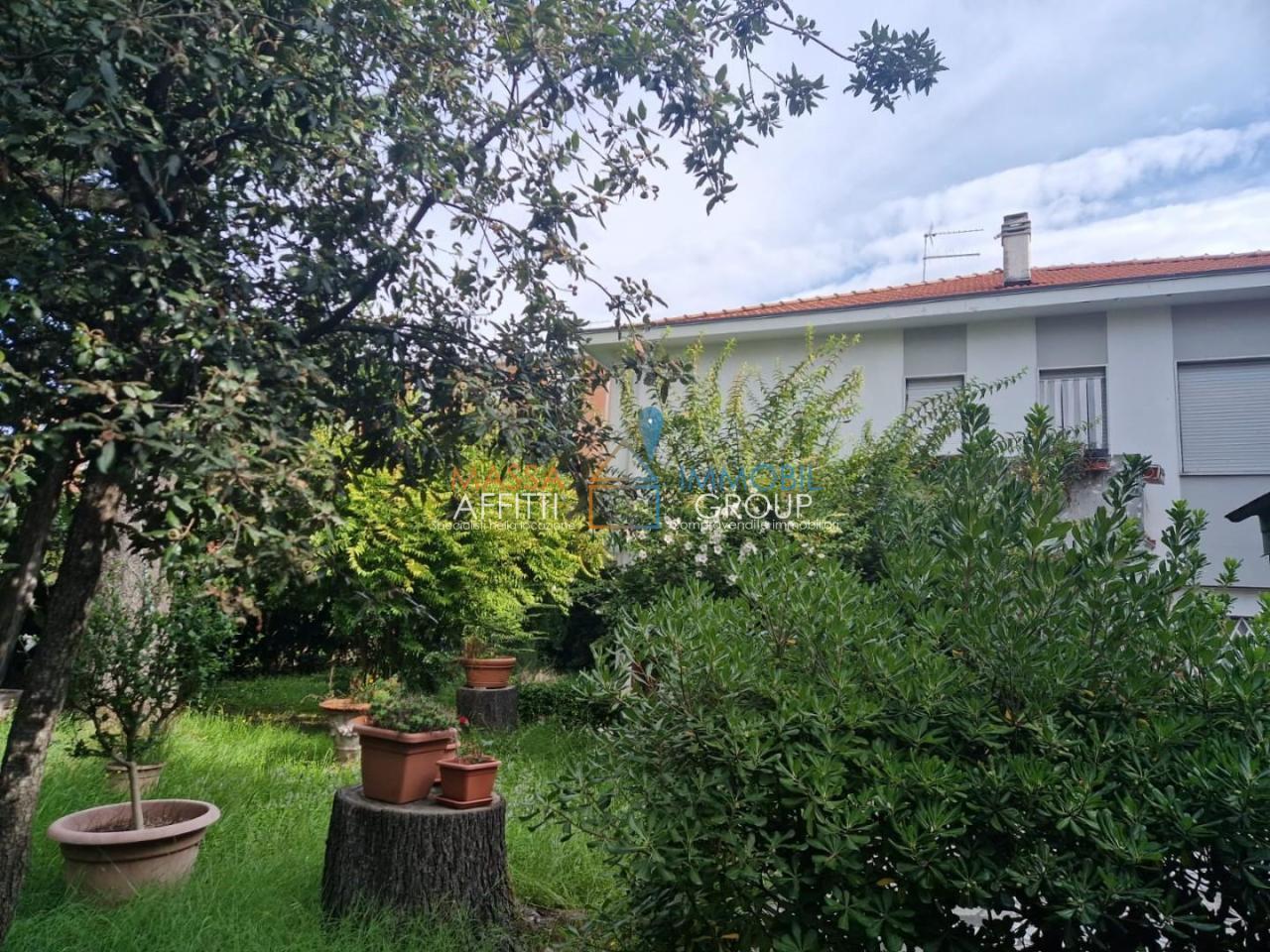 Vendita Multivani, Carrara foto