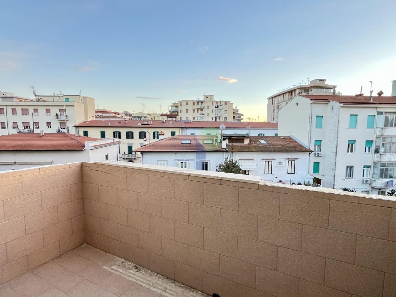 Vendita Eptavani, Livorno foto