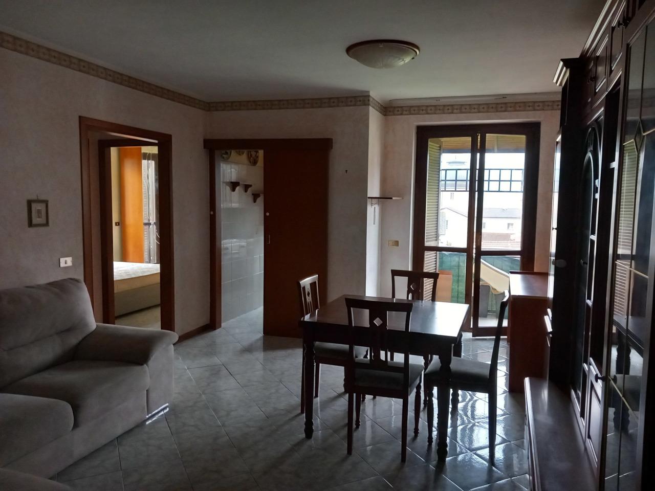 Vendita Pentavani, Follo foto