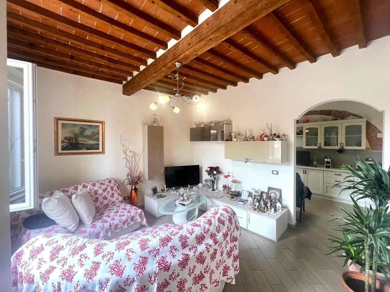 Vendita Casa indipendente, Cascina foto