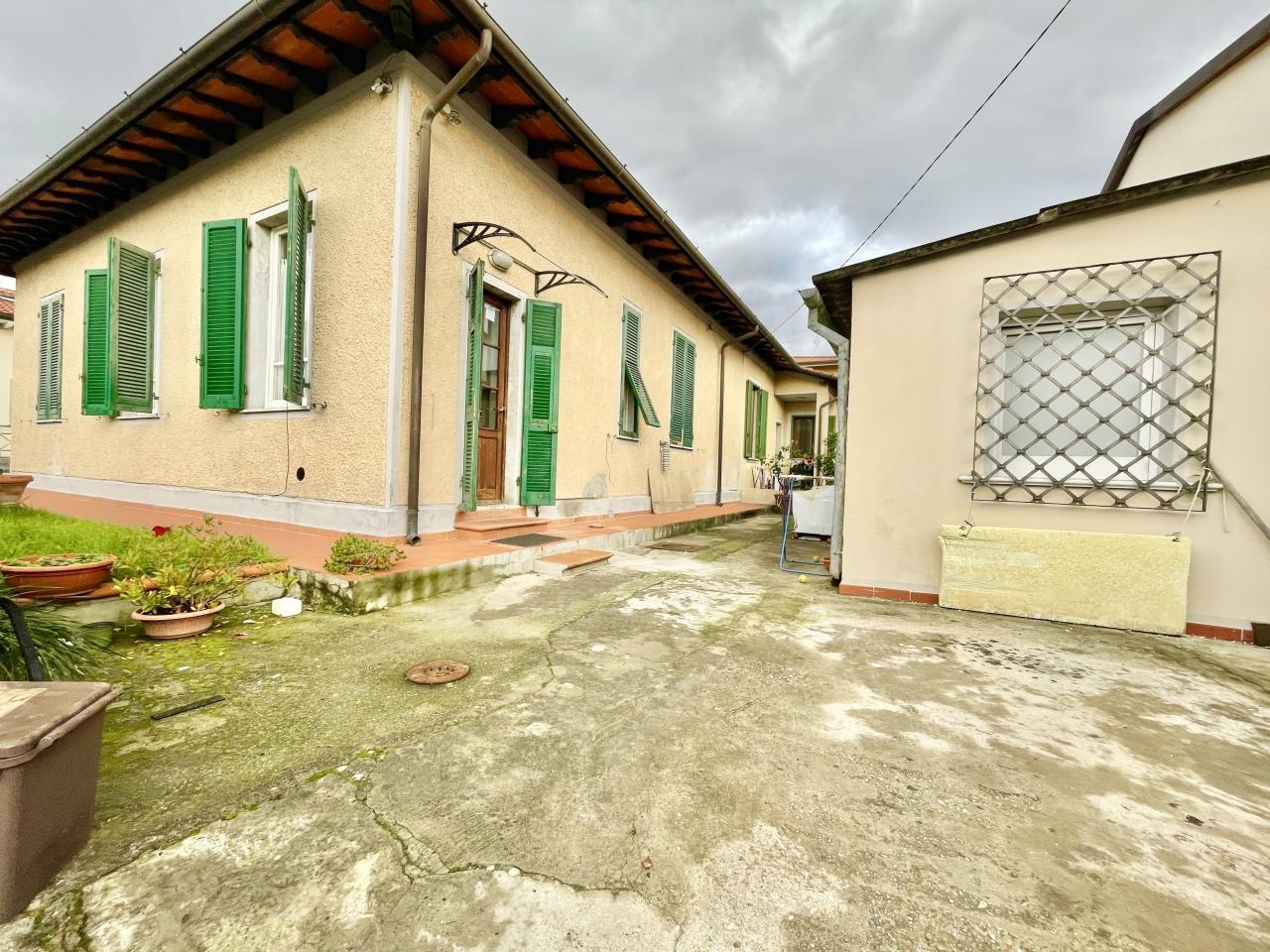 Vendita Pentavani, Pietrasanta foto