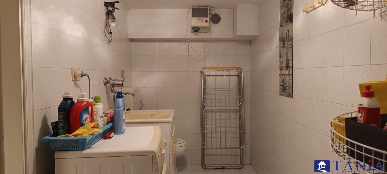 Vendita Esavani, Luni foto