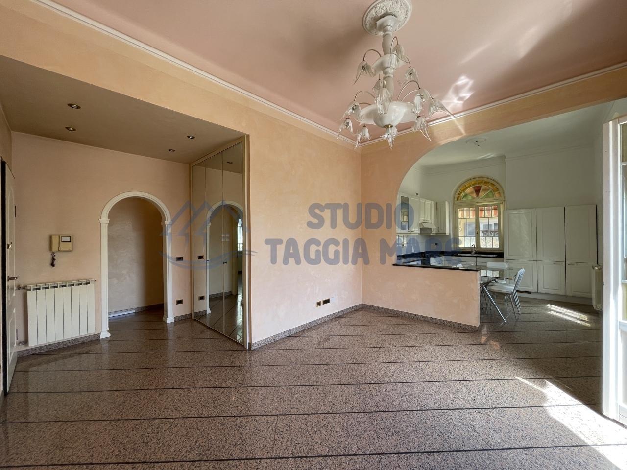 Vendita Pentavani, Taggia foto
