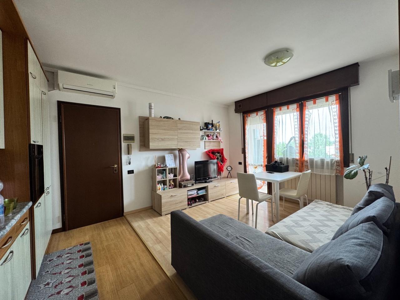Sale Two rooms, Rovigo foto