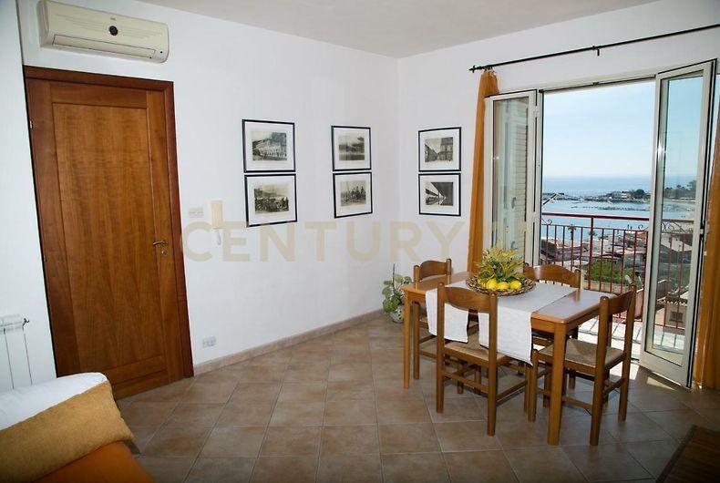 Vendita Multivani, Giardini-Naxos foto