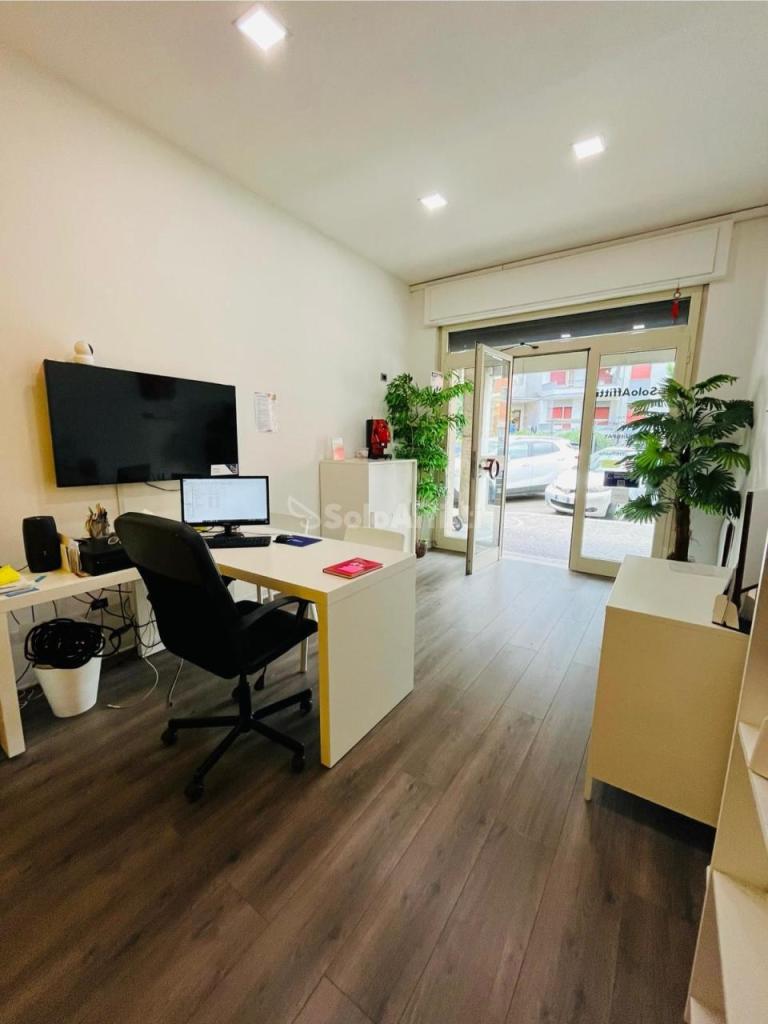 Affitto 1 vetrina, Frosinone Affitto 1 vetrina, Frosinone foto