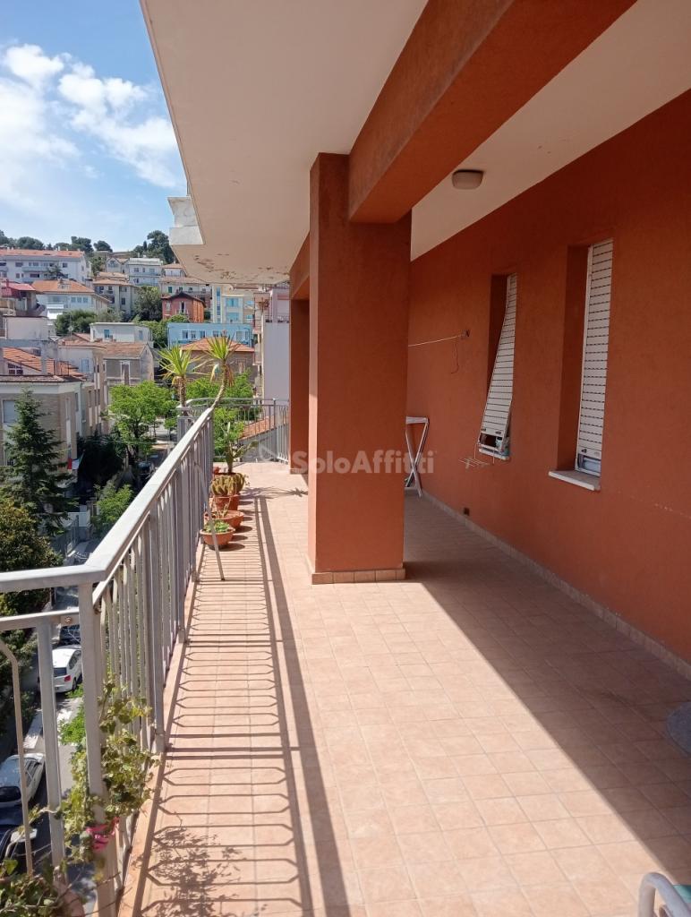 Affitto Multivani, Falconara Marittima foto
