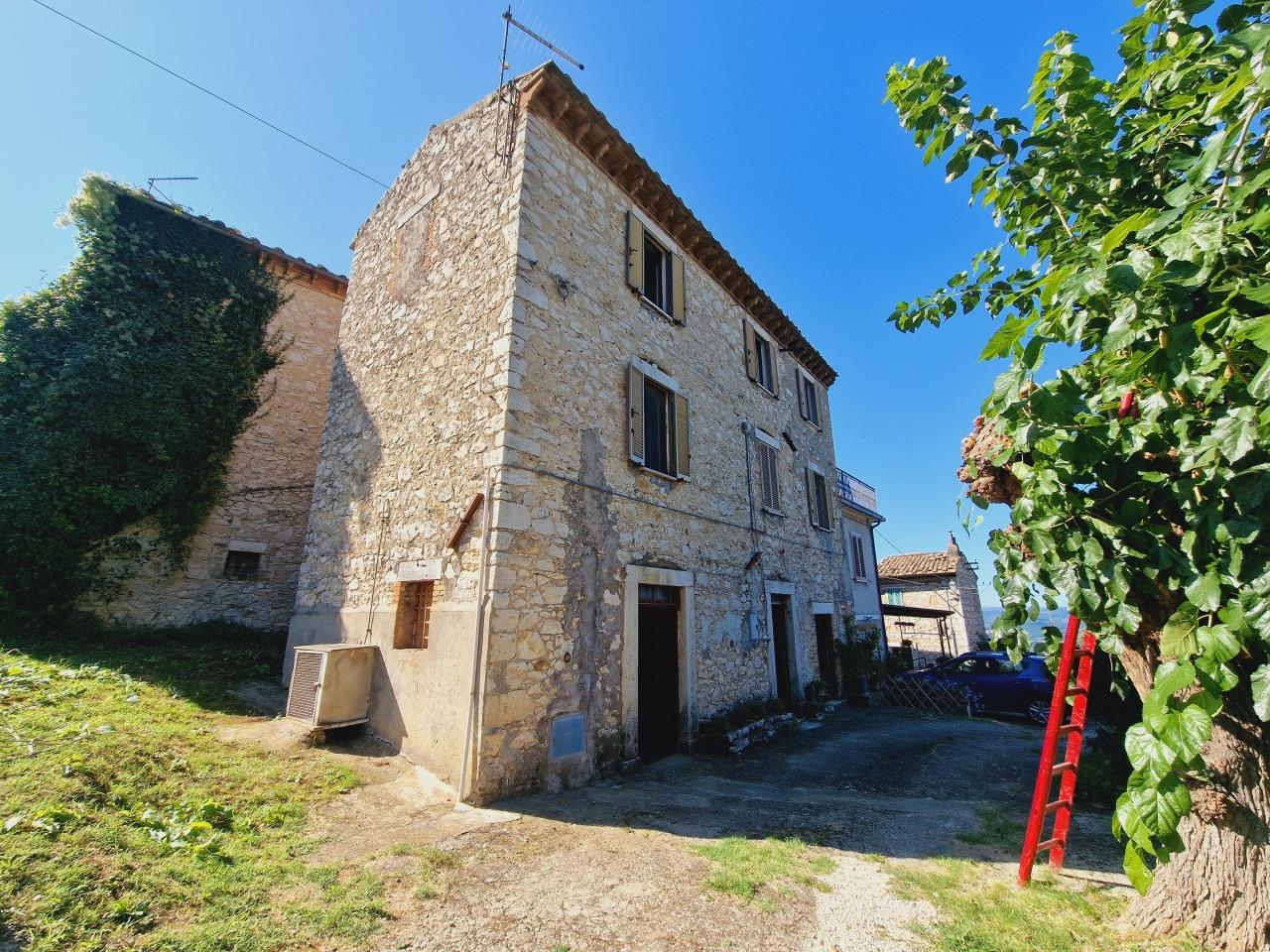 Sale Eptavani, Guardea foto