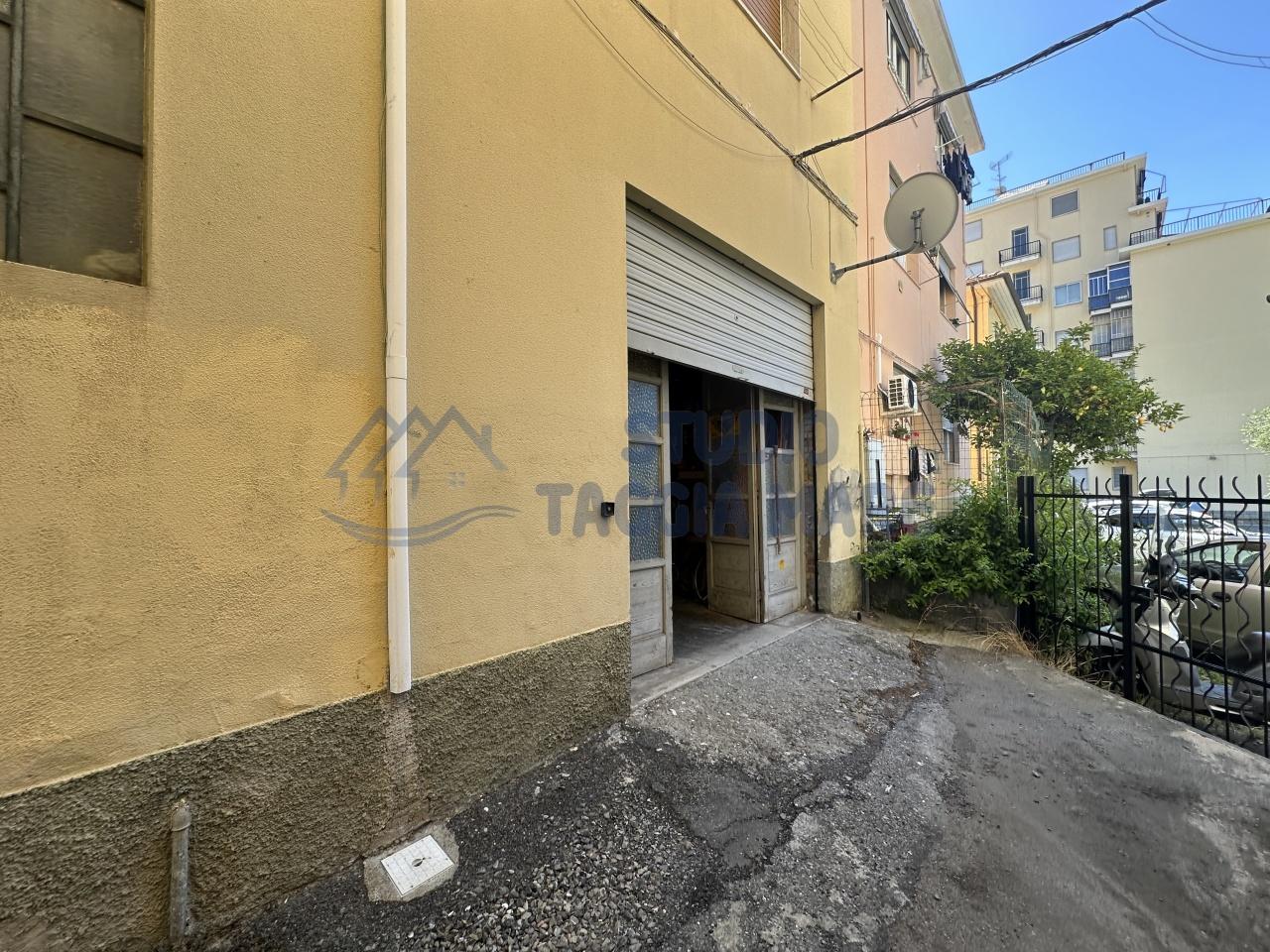 Vendita Monovano, Taggia foto