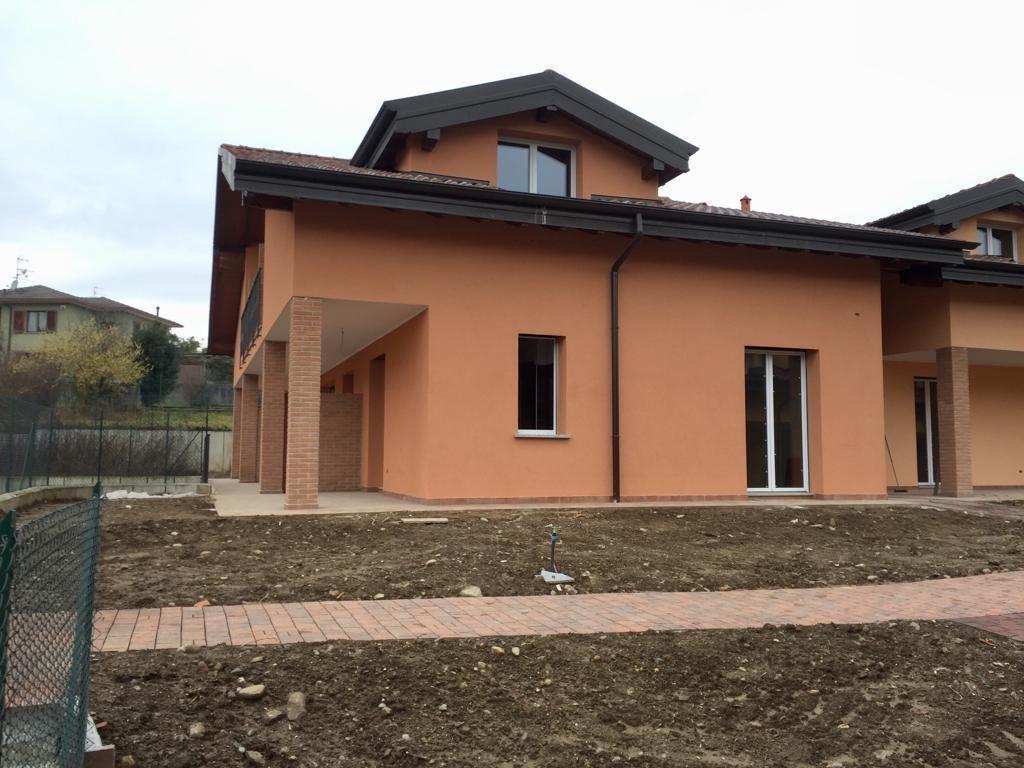 Affitto Villa a schiera, Azzate foto