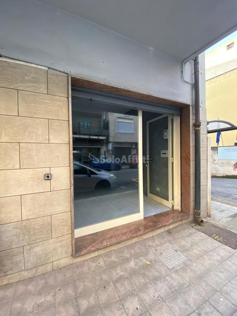 Affitto 1 vetrina foto