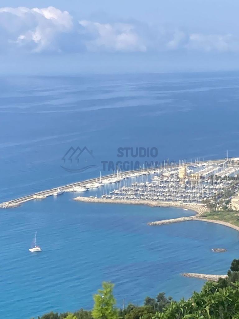 Vendita Quadrivani, Cipressa foto