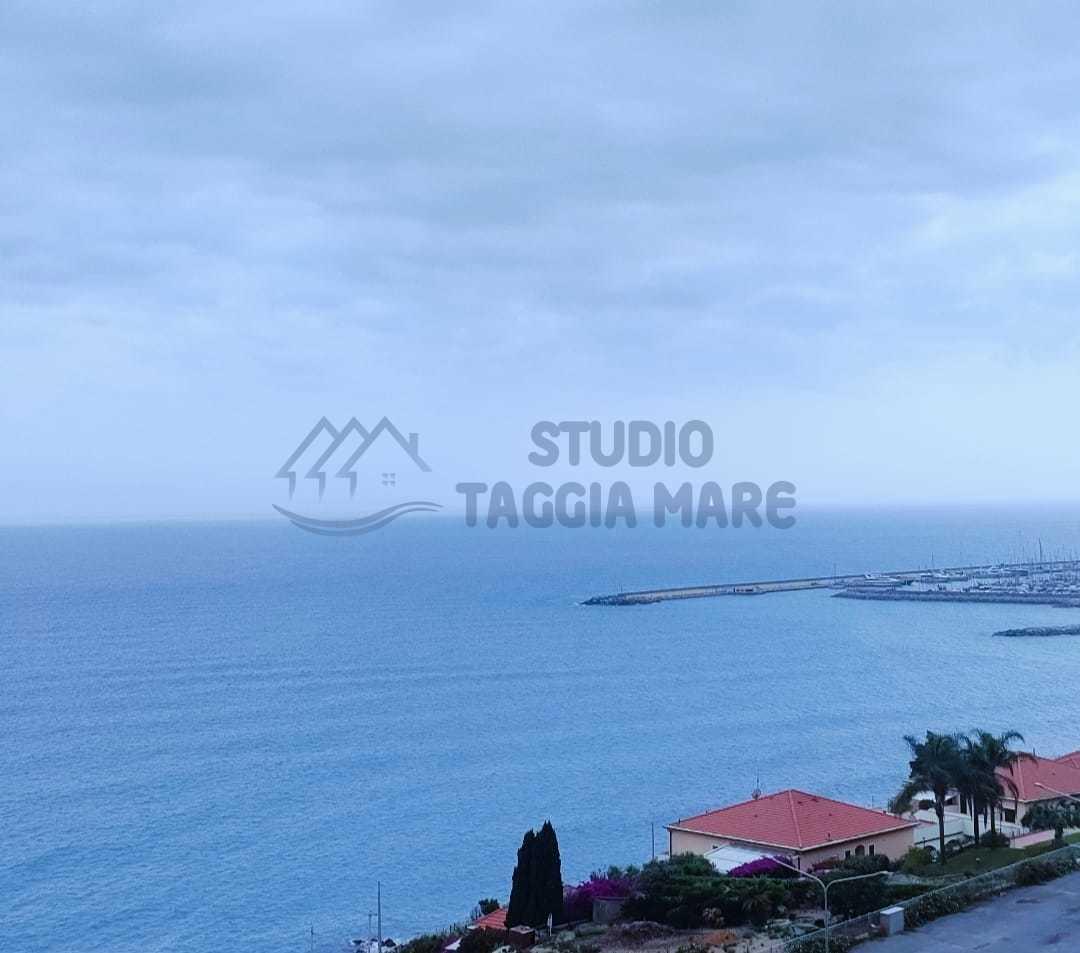 Vendita Terreni, Cipressa foto