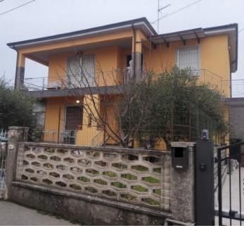 Vendita Pentavani, Castelnuovo Magra foto