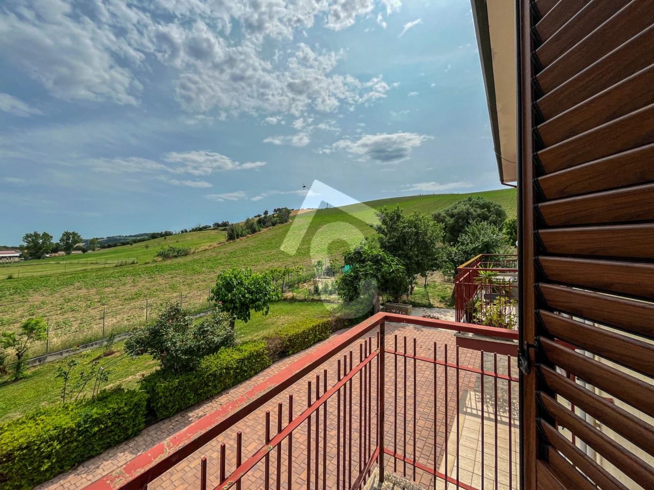 Affitto Quadrivani, Jesi foto