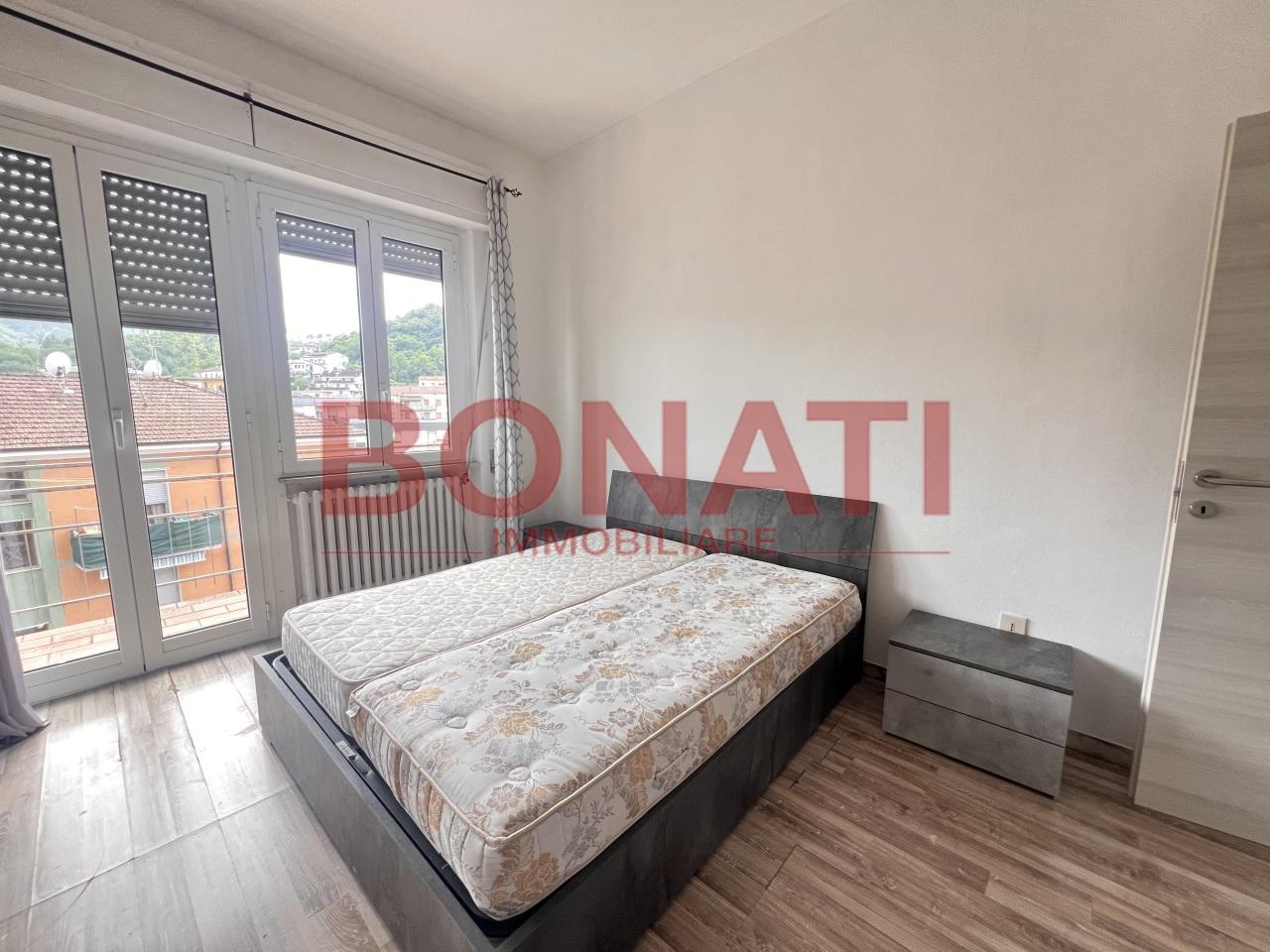 Vendita Pentavani, Follo foto