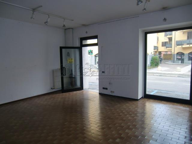 Affitto 2 vetrine, Bovisio-Masciago foto