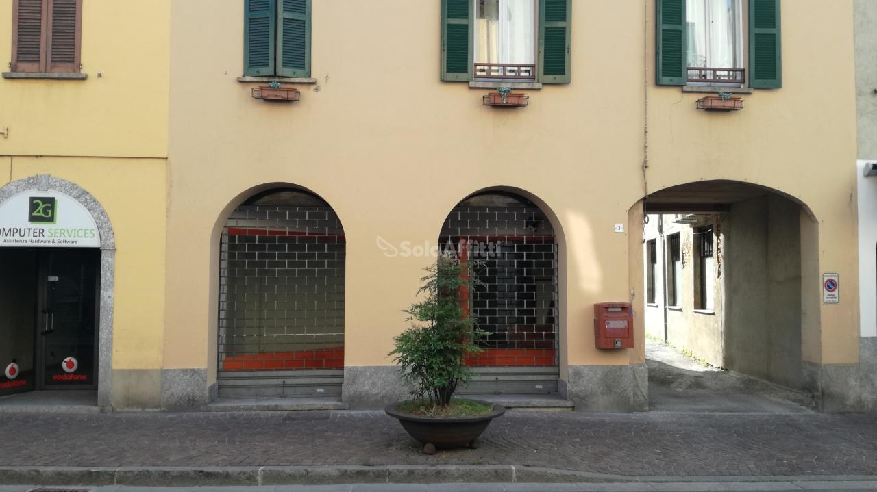 Affitto 2 vetrine, Cantu foto