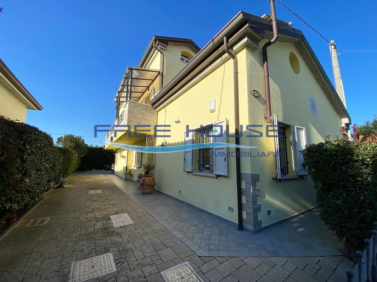 Vendita Esavani, Cervia foto